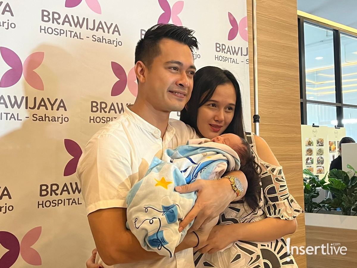 Eza Gionino dan Istri