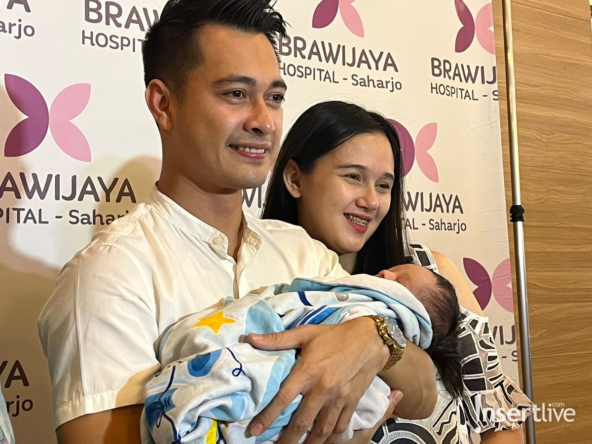 Eza Gionino dan Istri