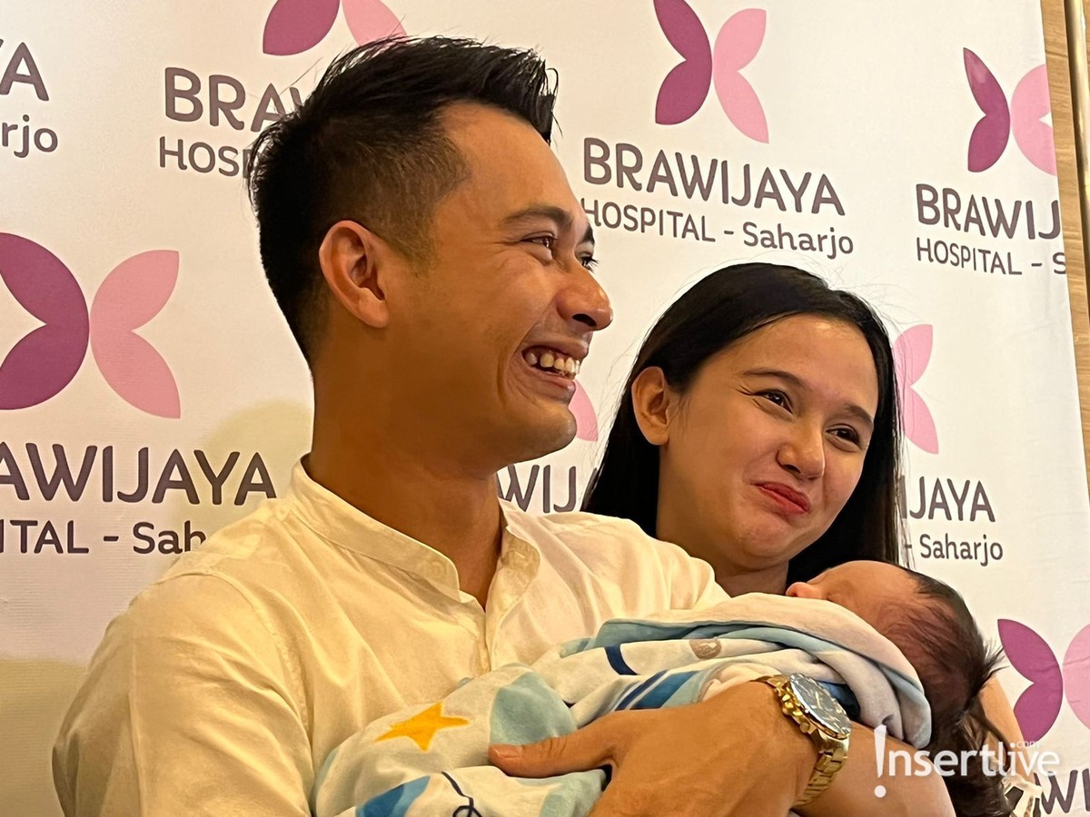 Eza Gionino dan Istri