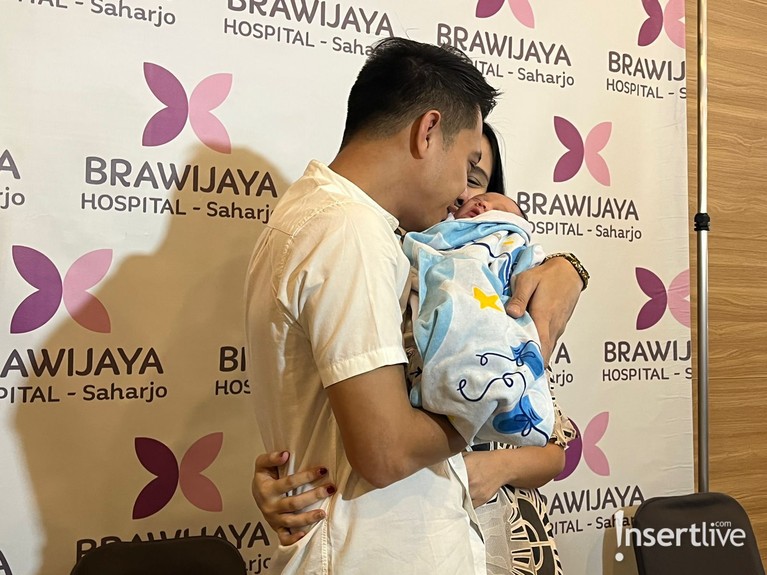 Eza Gionino dan Istri Eza Gionino dan Istri