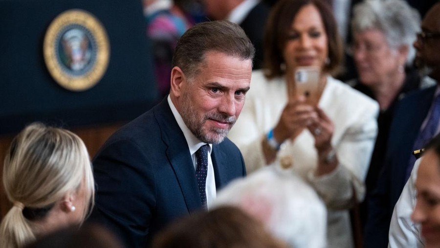 UNITED STATES - JULY 7: Hunter Biden, left, the son of President Joe Biden, his wife Melissa Cohen, and former Sen. Joe Lieberman, I-Conn., attend a ceremony to present the Presidential Medal of Freedom, the nation's highest civilian honor, to 17 recipients at the White House on Thursday, July 7, 2022. (Tom Williams/CQ-Roll Call, Inc via Getty Images)