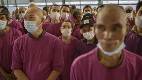 Komnas HAM: 2.959 Pekerja Migran RI Tertahan di Imigrasi Malaysia