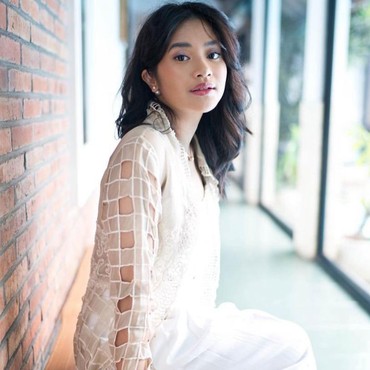 8 Foto Cantik Adira Kania, Putri Aldi Bragi yang Kini Renggang dengan Ririn