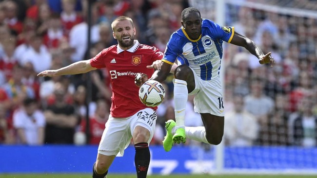 Manchester United mendapat sindiran dari klub guram Brighton and Hove Albion setelah 'dibantai' Brenftford 0-4 di Liga Inggris, Sabtu (13/8) malam.