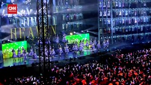 VIDEO: Sorakan Fan Bergemuruh di Konser Satu Dekade JKT48