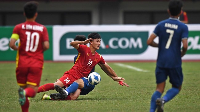 Vietnam U-16 ditahan imbang oleh Kamboja U-16 pada pertandingan kedua Grup B Piala AFF U-16 2024.