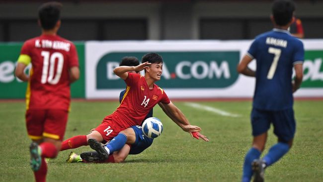 Striker Vietnam Nguyen Van Truong Remarks on Indonesia Ahead of 2023 ...