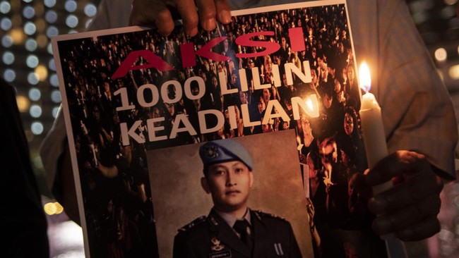 Kapolri L istyo memaparkan pelbagai temuan dan perkembangan penyidikan kasus pembunuhan berencana Brigadir J dalam rapat dengan Komisi III DPR.
