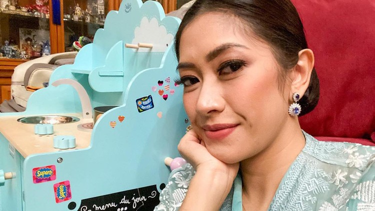 Aliya Rajasa Aliya Rajasa
