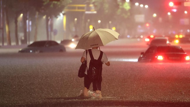 Banjir bandang semakin sering melanda negara-negara yang semula jarang mengalaminya. Perubahan iklim yang memburuk menjadi dinilai menjadi salah satu penyebab.