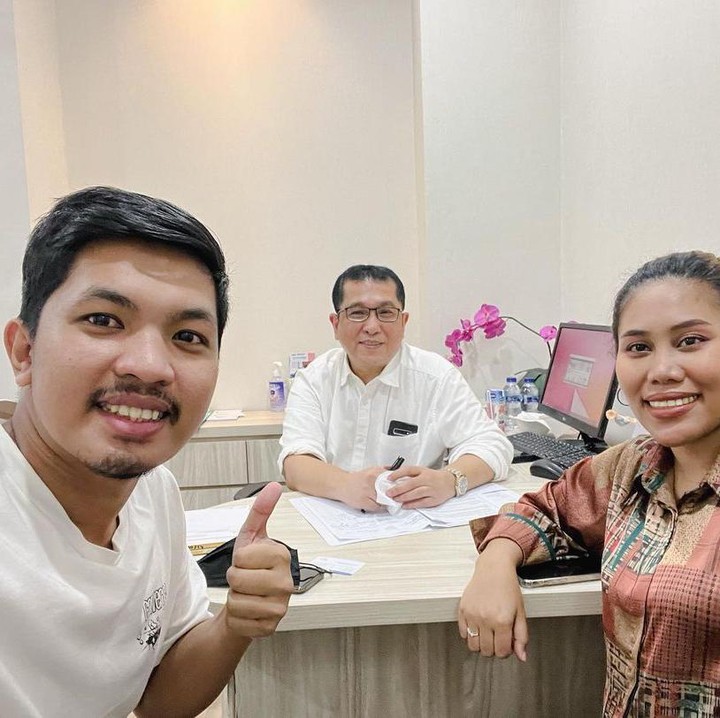 <p>Evi baru saja mengunggah pemeriksaan anak keduanya, nih Bunda. Kira-kira adik dari Putri, berjenis kelamin laki-laki atau perempuan, ya? (Foto: Instagram @evi_masamba_real)</p>