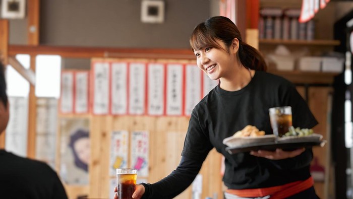 Memiliki Konsep Unik, Restoran di Jepang Ini Mempekerjakan Pengidap Demensia