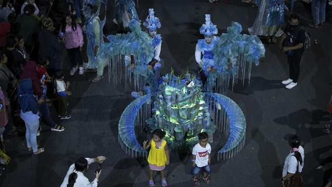 FOTO: Semarak Jember Fashion Carnaval 2022 Kembali ke Jalan