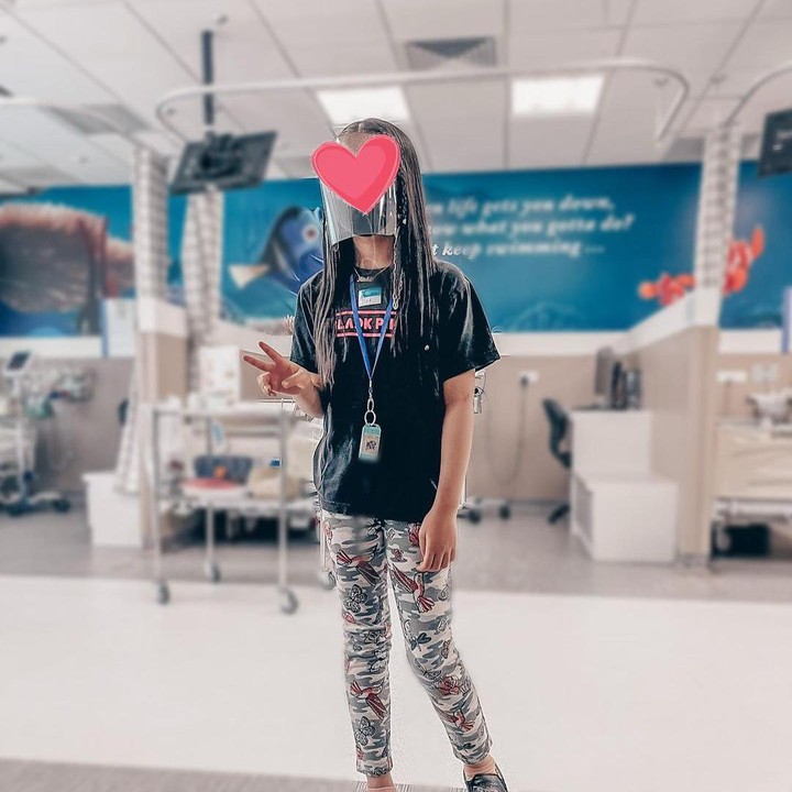 <p>Kalau ini momen setelah Aisha di vaksin. <em>“Alhamdulillah.</em> Ada yg udah vaksin 2 kali niiih beberapa waktu lalu. Aisha vaksinnya di klinik, dan tentunya setelah diskusi sama dokter,” tulis Denada sebagai keterangan fotonya. (Foto: Instagram @denadaindonesia)</p>