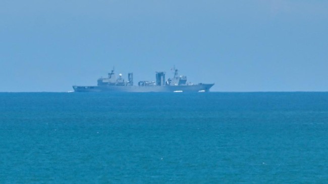 Kapal perang China mengelilingi garis pantai Australia termasuk ke dekat pangkalan kapal selam Amerika Serikat.