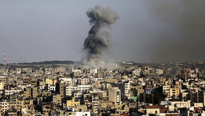 Kabar Terbaru Jalur Gaza: Israel Luncurkan Serangan, Tewaskan Puluhan Orang Termasuk Anak-anak! Apa Penyebab Pecahnya Perang?