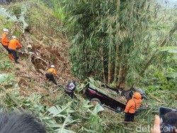 Pikap Rombongan Nikah Terjun ke Jurang di Ciamis, 7 Orang Tewas