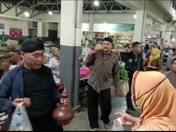 Menengok Sedekah Pasar ala Pedagang Pacitan