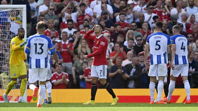 Pemain Bongkar Celoteh Ten Hag di Kamar Ganti Saat MU Kalah Pemain bertahan Manchester United, Diogo Dalot, membeberkan kata-kata yang diucapkan pelatih Erik Ten Hag saat melawan Brighton.