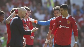 Ten Hag Kesengsem Ronaldo Saat MU Jeblok