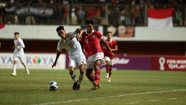 Pengamat: Vietnam Tak Istimewa, Indonesia Lebih Baik di AFF U-16 Pengamat sepak bola nasional Mohamad Kusnaeni menyebut Vietnam U-16 bukan lawan istimewa bagi Timnas Indonesia U-16 di Final Piala AFF U-16 2022.