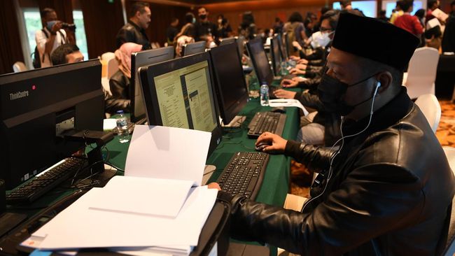 Bawaslu Mengeluh Serba Dibatasi Saat Awasi Pendaftaran Parpol Pemilu - CNN Indonesia