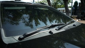 4 Cara Mengatasi Kaca Mobil yang Tergores