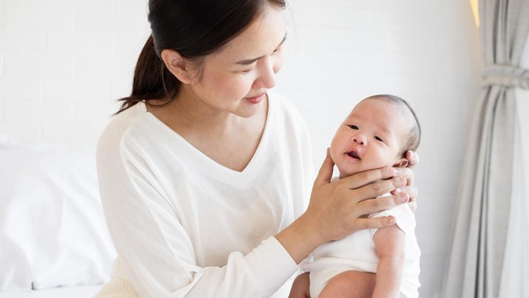 bayi cegukan Penyebab dan cara mengatasi bayi cegukan