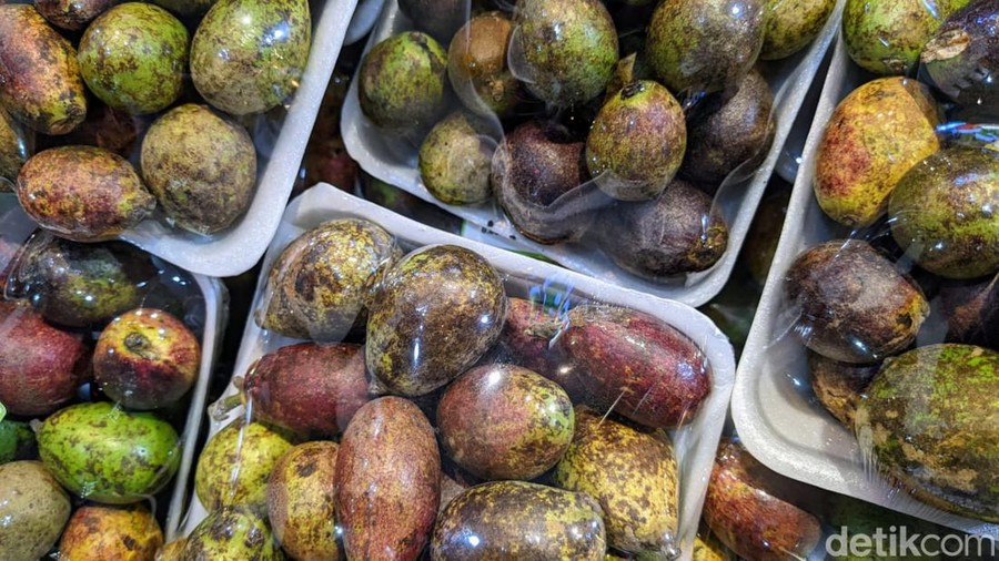 Ilustrasi buah matoa.