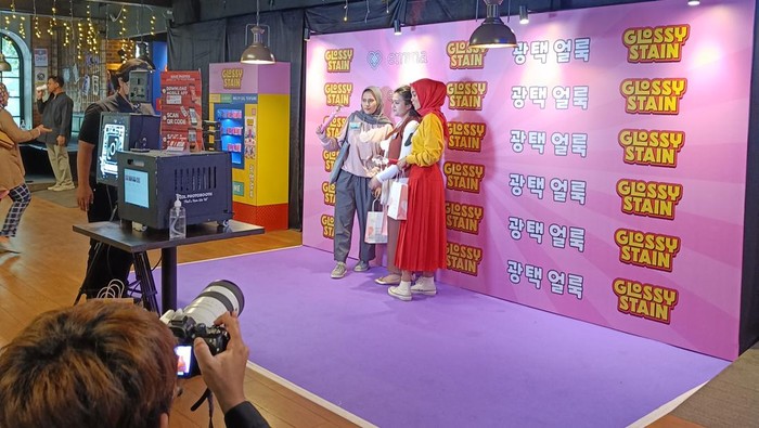 Emina Glossy Stain Event, Jadi Acara Offline Pertama B-Nation Selama Pandemi! Pengin Join Juga? Emina Glossy Stain Event, Jadi Acara Offline Pertama B-Nation Selama Pandemi! Pengin Join Juga?