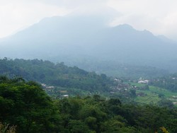 Ribuan Pendaki Diprediksi Rayakan HUT ke-77 RI di Gunung Penanggungan