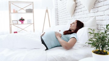 YANG PERLU DILAKUKAN UNTUK MEMBUAT KEPALA BAYI DI BAWAH