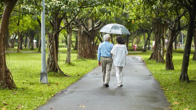 Studi terbaru menemukan beberapa kebiasaan yang bisa memperpanjang umur hingga 24 tahun. Kebiasaan ini akan berhasil jika diterapkan saat memasuki usia 40-an.