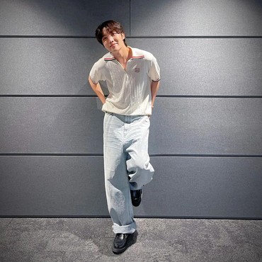 Pesan Manis J-Hope BTS untuk Ayah & Ibunya di Hari Orang Tua