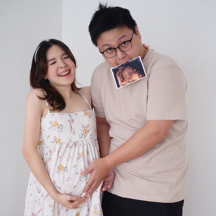 <p>Ken dan Grat diketahui akan menyambut anak perempuan. Wah, enggak sabar ya lihat anak pertama mereka. Pasti cantik seperti sang Bunda. (Foto: Instagram @kenandgrat)</p>