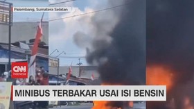 VIDEO: Minibus Terbakar Usai Isi Bensin
