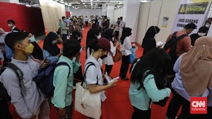 FOTO: Antusiasme Pencari Kerja Ibu Kota Ikut Jakarta Job Fair
