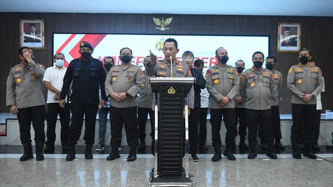 Kapolri angkat suara ihwal dugaan keterlibatan salah satu penasihat ahlinya, Fahmi Alamsyah yang disebut membantu Ferdy Sambo menyusun skenario.