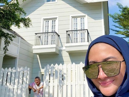 7 Potret Rumah Natalie Sarah yang Mewah dan Nyaman Banget, Ada Rooftop Pool!