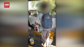 VIDEO: Kisah Remaja Yatim Piatu Sudah 2 Bulan Tidur di Makam Ayahnya