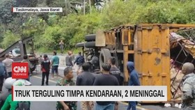 VIDEO: Truk Masuk Parit Pengemudi Tewas