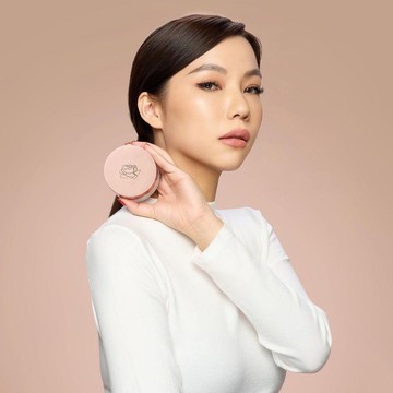 img-title Upmost Coverstay Mineral Loose Powder, Wajah Lebih Flawless dan Terlindungi dari Radikal Bebas