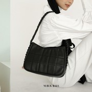 Hitam dan Classy, Ini 5 Pilihan Tas dari Brand Lokal untuk Beauties Si 'Cewek Mamba'