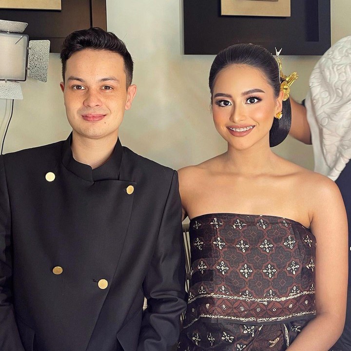 <p>Kabar bahagia datang dari keluarga Maudy Ayunda. Sang adik, Amanda Khairunnisa akan segera mengakhiri masa lajang. (Foto: Instagram @akhairunnisa)</p>