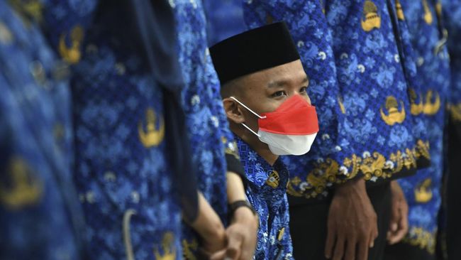 Pemerintah telah menaikkan gaji PNS dan PPPK tahun ini sebesar delapan persen. Berikut daftar gaji PNS dan PPPK terbaru 2024 berdasarkan golongannya.