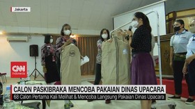 VIDEO: Calon Paskibraka Mencoba Pakaian Dinas Upacara