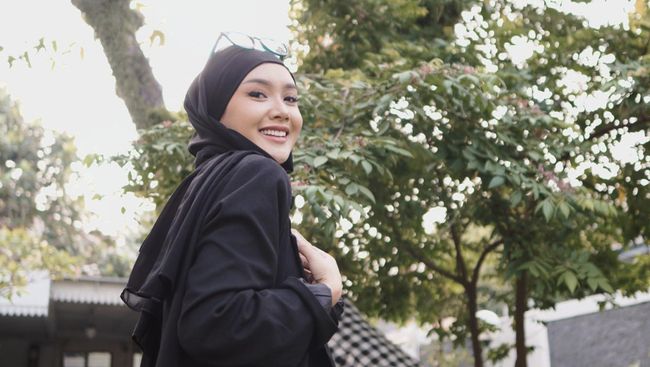 Cita Citata disebut telah dilamar oleh Didi Mahardika usai foto dirinya mengenakan cincin muncul.