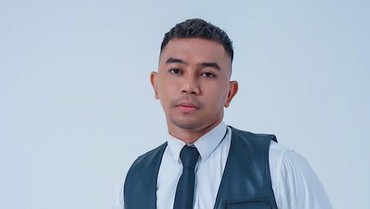 img-title Lirik Lagu Berharap Kau Kembali - Fabio Asher