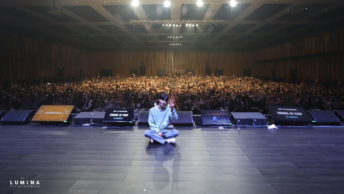 Gantengnya Hwang In Yeop Joget 'Okey Dokey' di Fanmeeting Jakarta