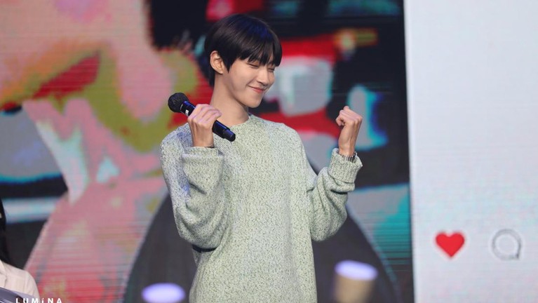 Gantengnya Hwang In Yeop Joget 'Okey Dokey' di Fanmeeting Jakarta Gantengnya Hwang In Yeop Joget 'Okey Dokey' di Fanmeeting Jakarta